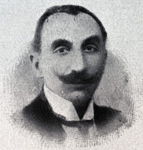Ο Άγγελος Σημηριώτης το 1911, φωτοτσιγκογραφία δημοσιευθείσα στο "Εθνικόν Ημερολόγιον" του Κωνσταντίνου Σκόκου (Πηγή: Πανδέκτης/ΕΚΤ)